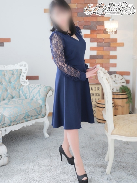 新人 真央(まお)