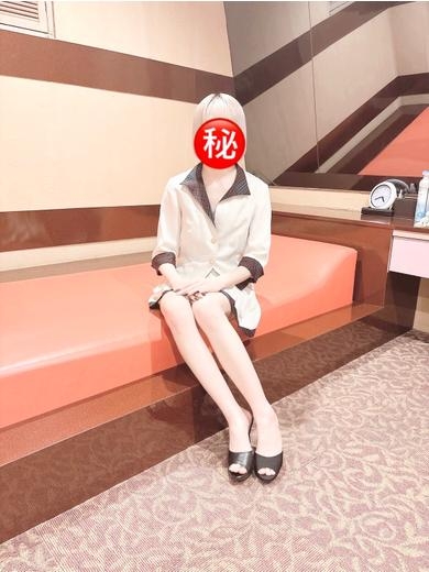 あお【パイパン】