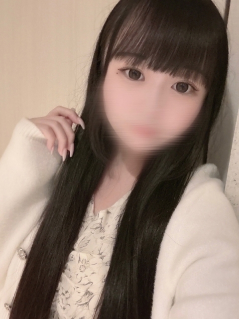 つきな